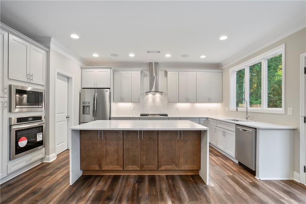 2610 Lisa Drive SW