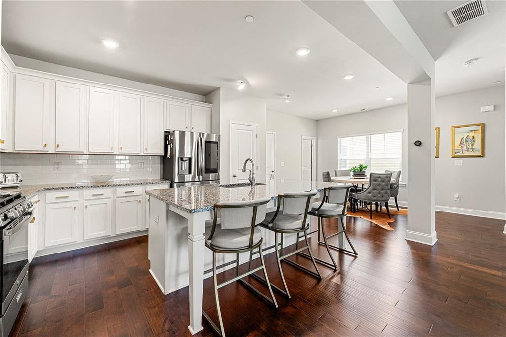 985 Shelnutt Drive