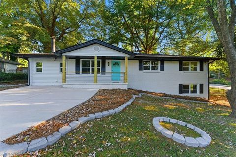 Photo of 1000 CLIFTON Circle SE, Smyrna, GA 30080 (MLS # 7666873)