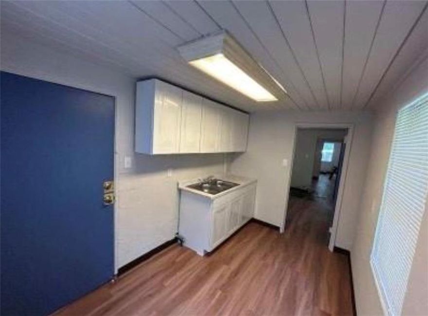 3 MONTH SPECIAL - FIRST 3 MONTHS OF RENT $500

This beautifully updated duplex offers modern living with a touch of classic charm. Featuring 2 bedrooms, 1 full bath this unit is perfect for comfortable living. The fresh renovations include new flooring and updated fixtures. Located in a quiet neighborhood with easy access to shopping, dining, and schools, this home is move-in ready. Don’t miss out on this great opportunity—schedule your viewing today!