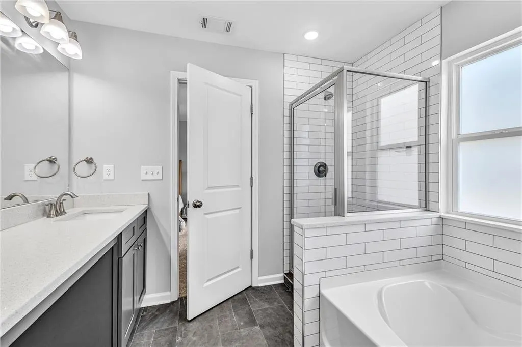 Hapeville, Georgia 30354, United States, 4 Bedrooms Bedrooms, ,3 BathroomsBathrooms,Residential,Coming Soon,98627