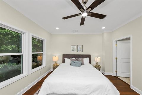 Single Family Residence in Atlanta GA 1188 Oakland Lane 10.jpg