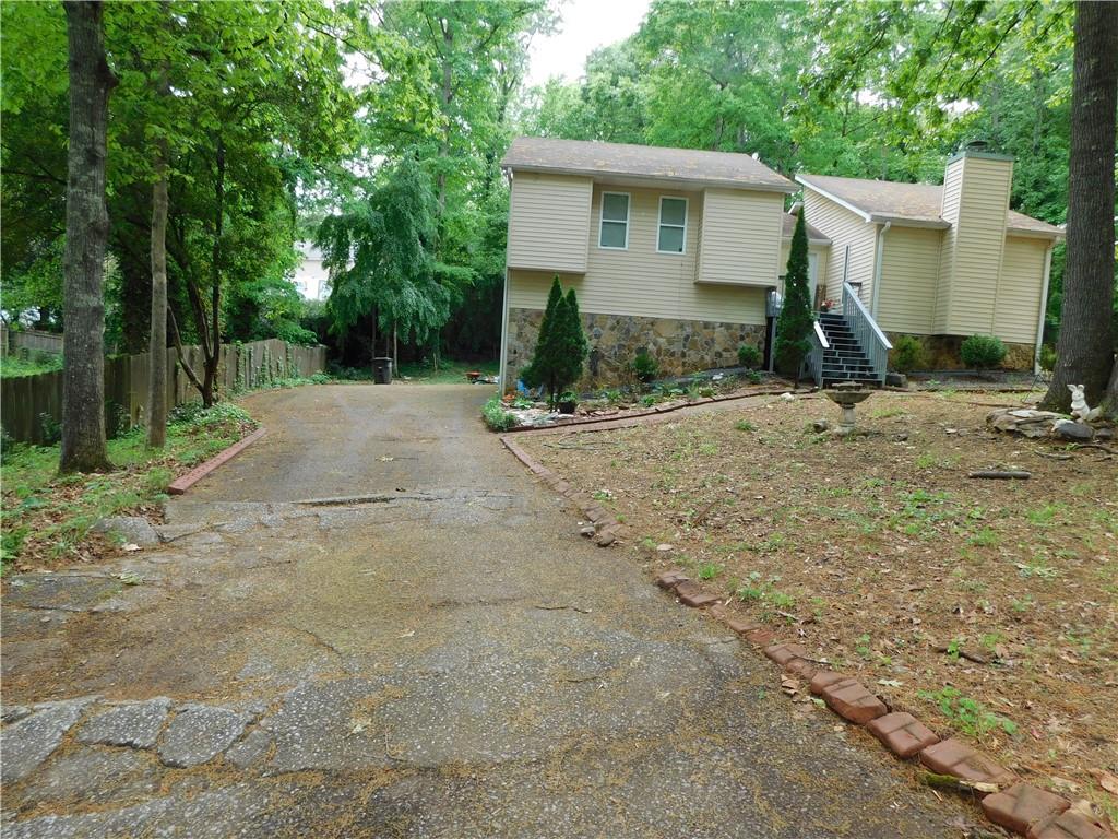 8805 Willow Creek Court