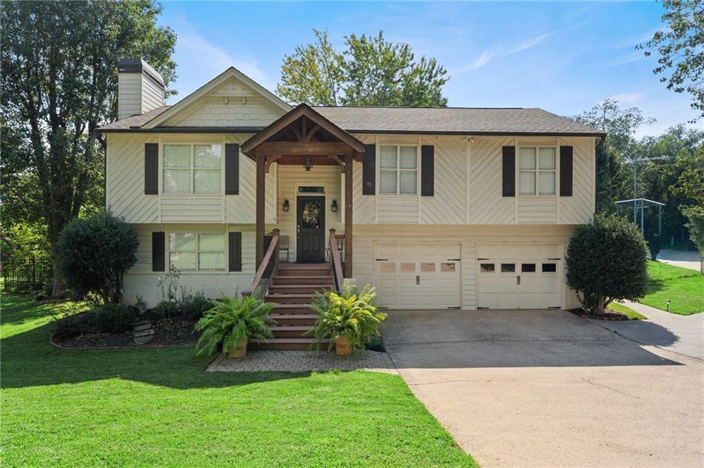 2555 Morgan Lake Drive NE