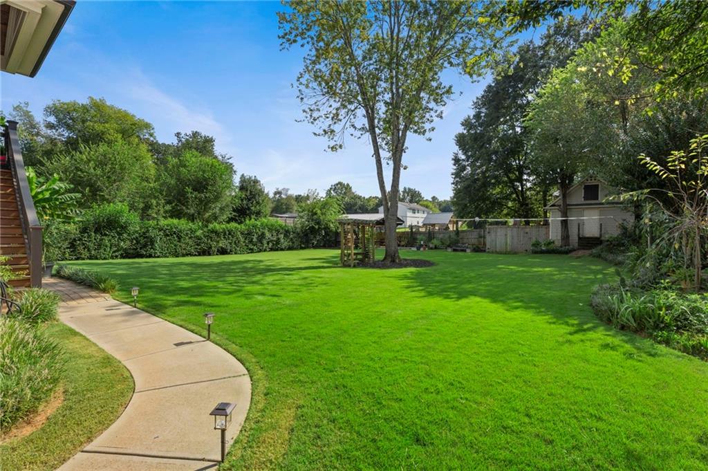 2555 Morgan Lake Drive NE