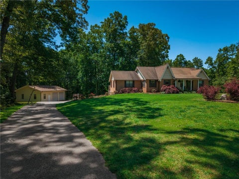 Homes For Sale - 400 Cable Road<br/> Cherokee County, Waleska, GA 30183