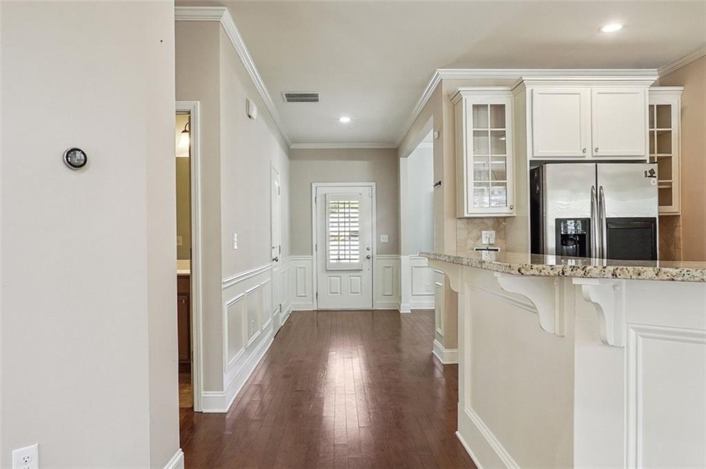 2638 LAKE MANOR Circle