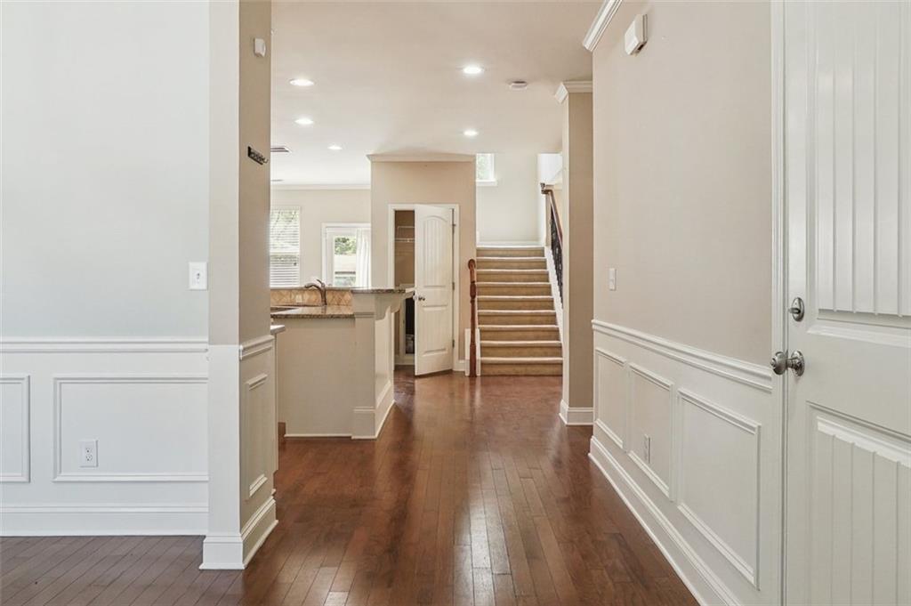 2638 LAKE MANOR Circle