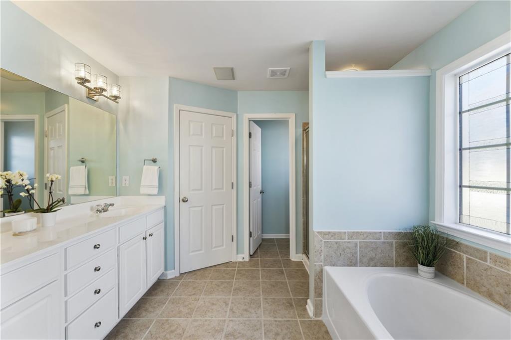 3590 Davyne Bend, Cumming, Georgia image 32