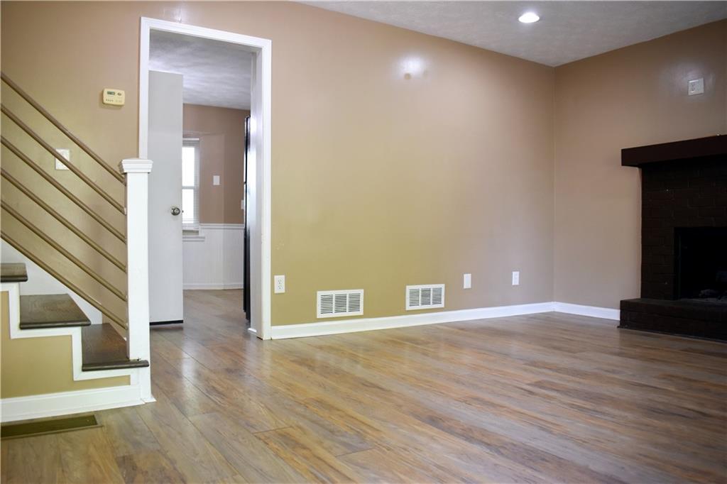 3867 Cherie Glen Road, Snellville, Georgia image 4