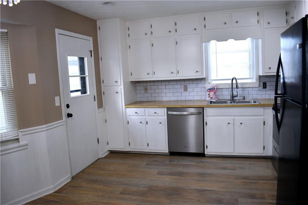 3867 Cherie Glen Road, Snellville, Georgia image 7