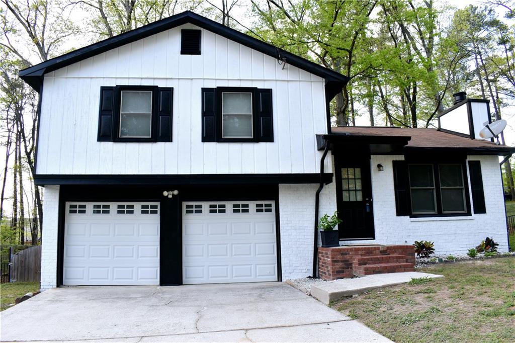 3867 Cherie Glen Road, Snellville, Georgia image 1