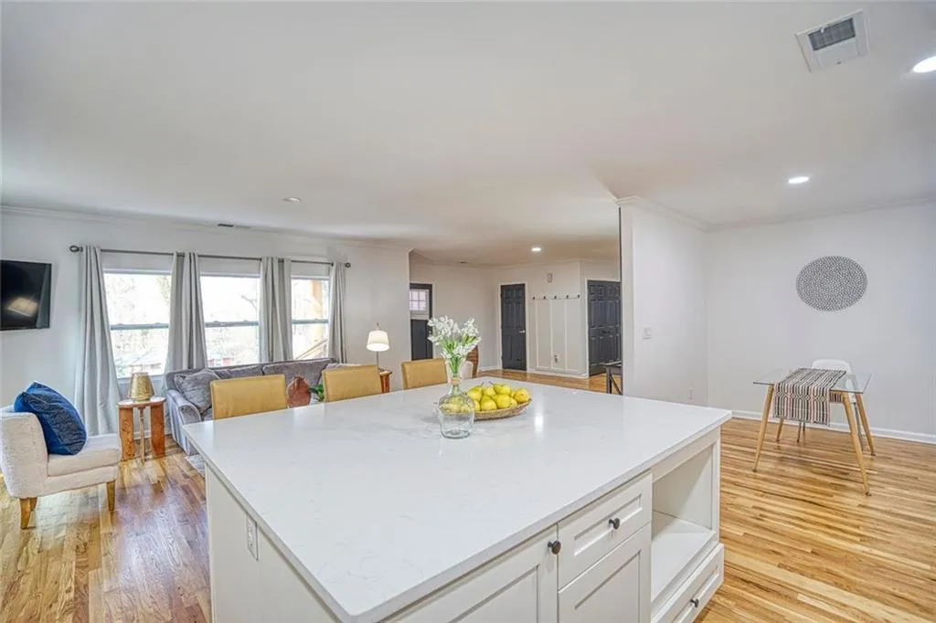 Atlanta, Georgia 30311, United States, 3 Bedrooms Bedrooms, ,3 BathroomsBathrooms,Residential,Active,206440