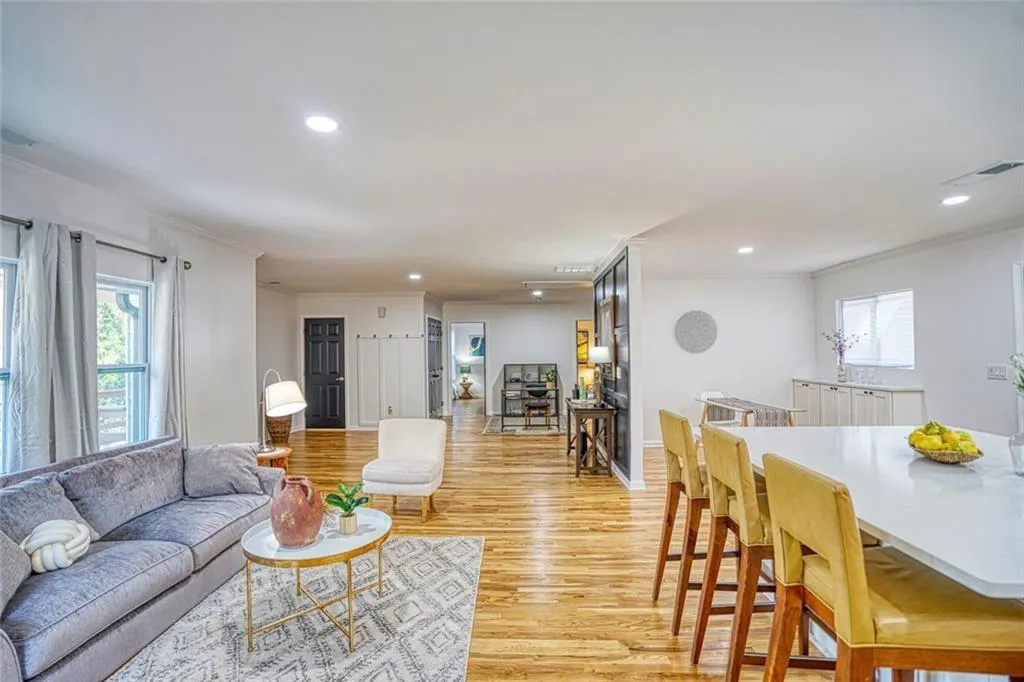 Atlanta, Georgia 30311, United States, 3 Bedrooms Bedrooms, ,3 BathroomsBathrooms,Residential,Active,206440