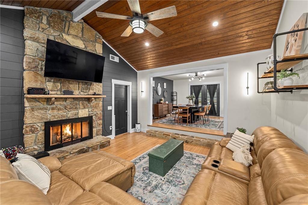 4358 Inverary Walk NE