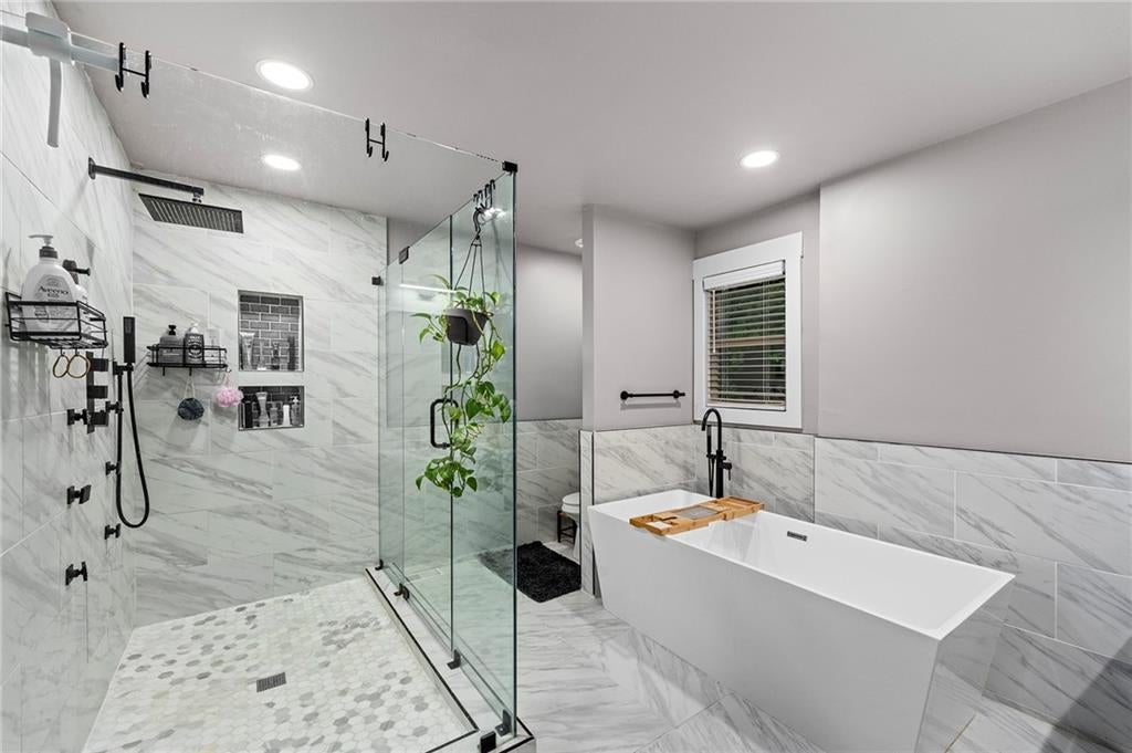 4358 Inverary Walk NE
