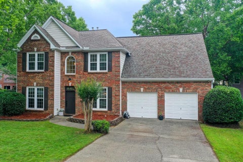 Homes For Sale - 4020 Weatherford Circle<br/> Alpharetta, GA 30009