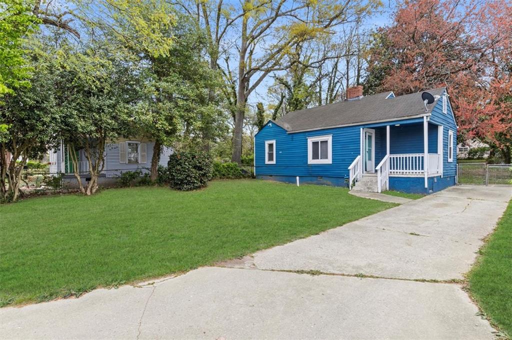 Come and experience this gorgeous, renovated 3 bed 2 bath home with tons of character. Master bedroom with en suite bath. Stainless steel appliances, hardwood floors and new cabinets bring a modern luxury to the home. Family friendly with a large back yard and park right across the street. Close proximity to Downtown Atlanta and ATL Airport.