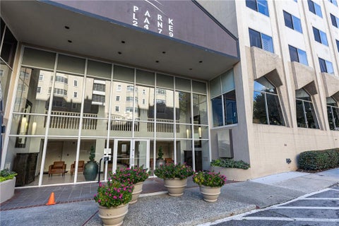 Condo For Sale - 2479 Peachtree Road #1706<br/> Atlanta, GA 30305