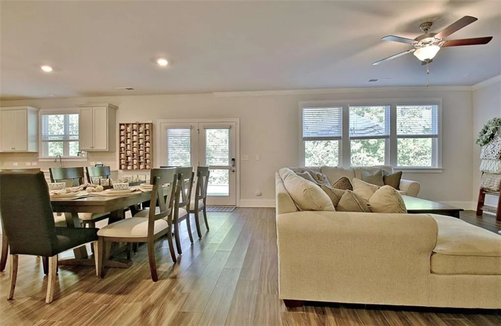 Peachtree City, Georgia 30269, United States, 5 Bedrooms Bedrooms, ,3 BathroomsBathrooms,Residential,Active,207862