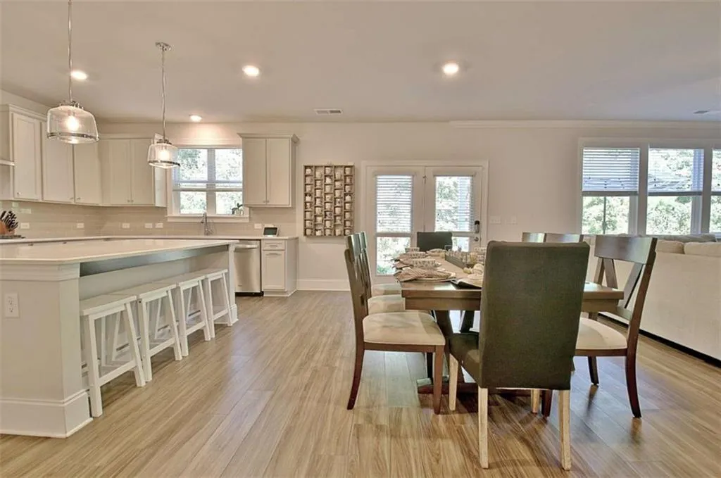 Peachtree City, Georgia 30269, United States, 5 Bedrooms Bedrooms, ,3 BathroomsBathrooms,Residential,Active,207862