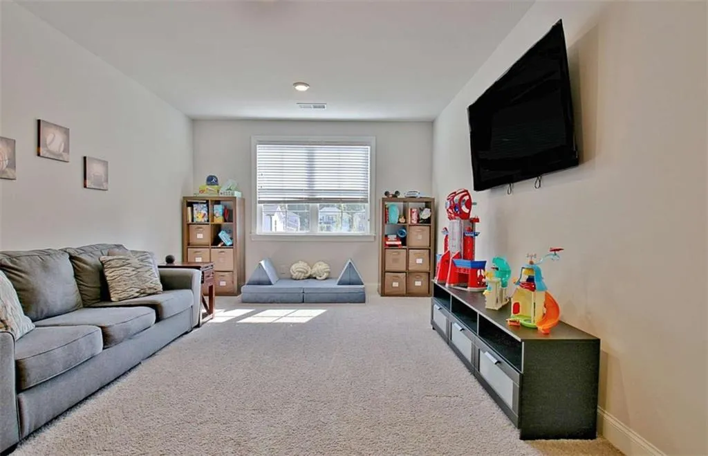 Peachtree City, Georgia 30269, United States, 5 Bedrooms Bedrooms, ,3 BathroomsBathrooms,Residential,Active,207862