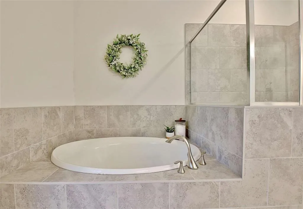 Peachtree City, Georgia 30269, United States, 5 Bedrooms Bedrooms, ,3 BathroomsBathrooms,Residential,Active,207862