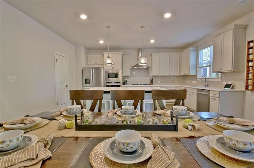 Peachtree City, Georgia 30269, United States, 5 Bedrooms Bedrooms, ,3 BathroomsBathrooms,Residential,Active,207862