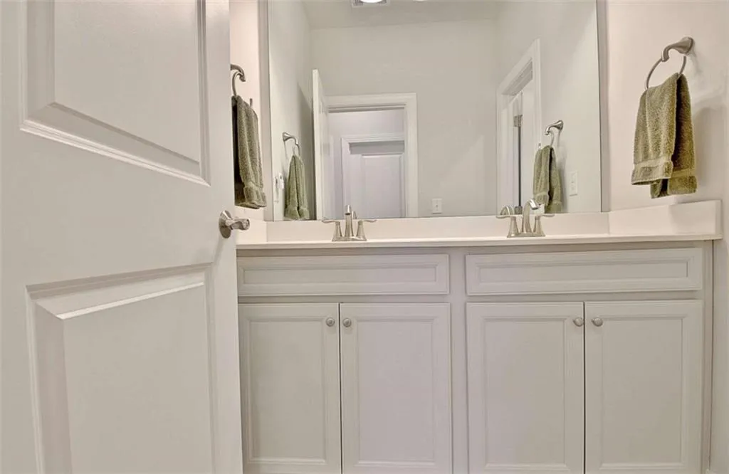 Peachtree City, Georgia 30269, United States, 5 Bedrooms Bedrooms, ,3 BathroomsBathrooms,Residential,Active,207862