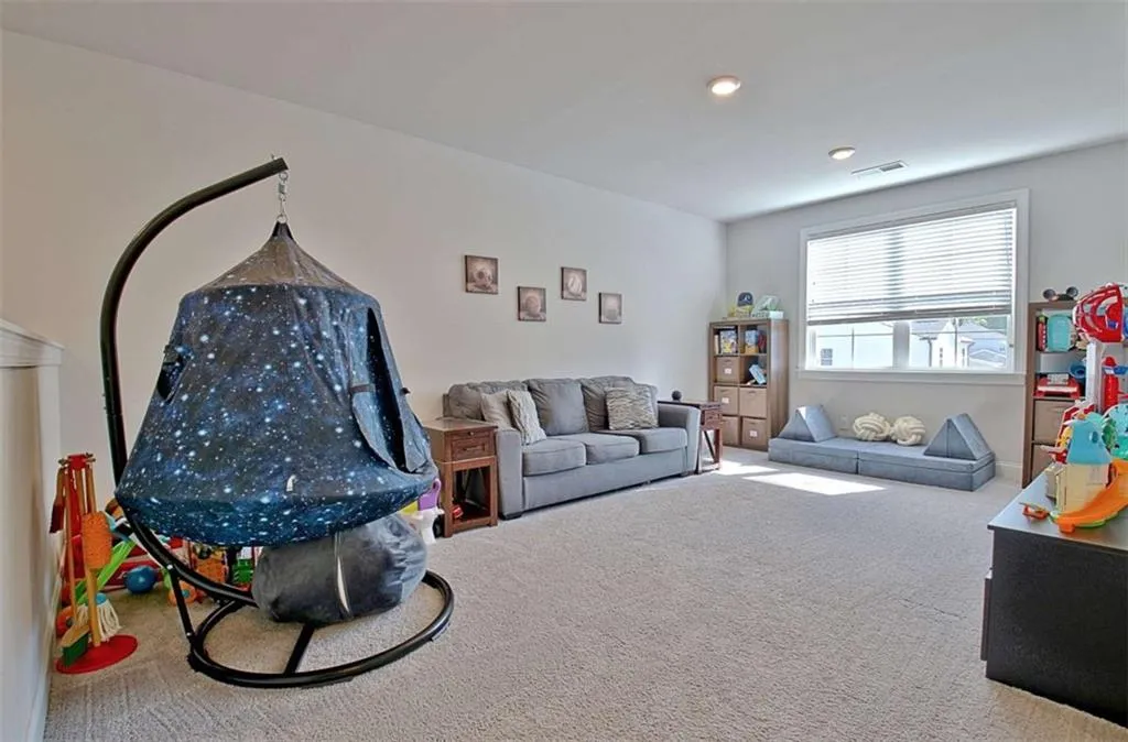 Peachtree City, Georgia 30269, United States, 5 Bedrooms Bedrooms, ,3 BathroomsBathrooms,Residential,Active,207862