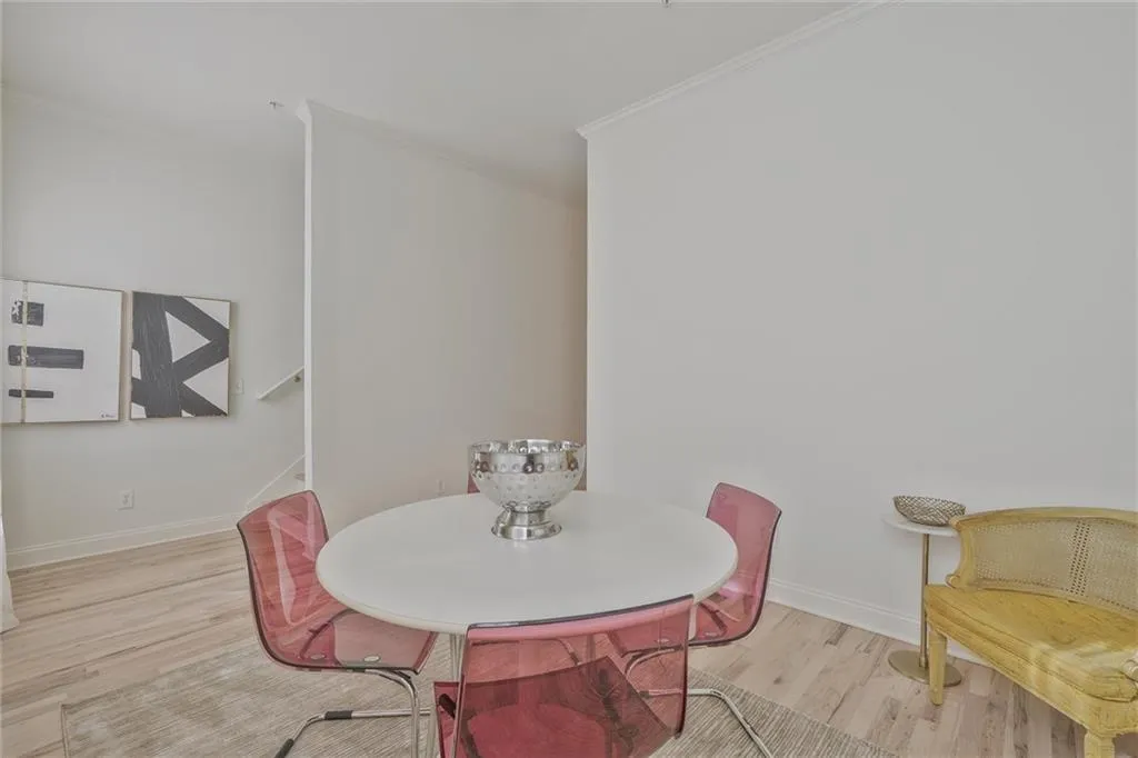 Brookhaven, Georgia 30319, United States, 3 Bedrooms Bedrooms, ,4 BathroomsBathrooms,Residential,Pending,110977