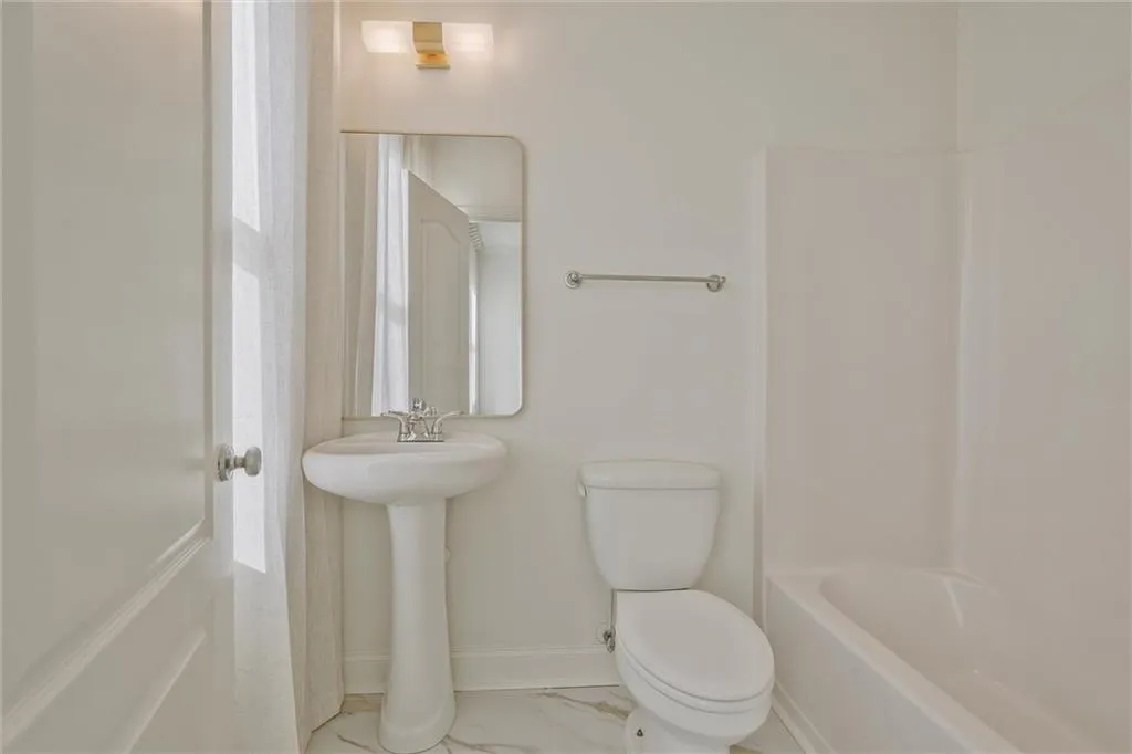 Brookhaven, Georgia 30319, United States, 3 Bedrooms Bedrooms, ,4 BathroomsBathrooms,Residential,Pending,110977