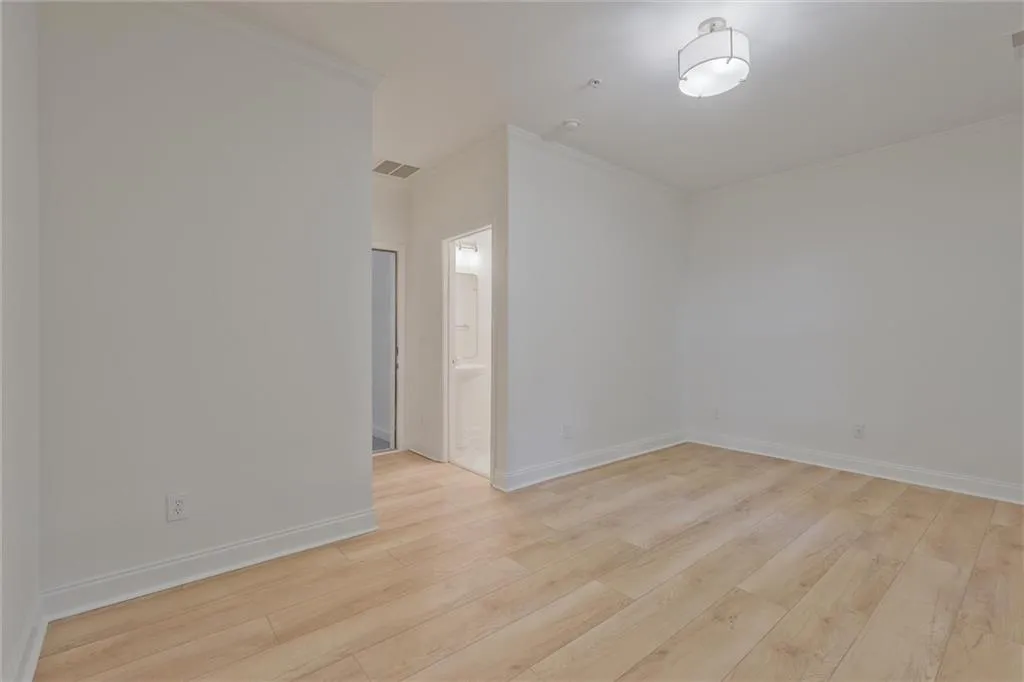 Brookhaven, Georgia 30319, United States, 3 Bedrooms Bedrooms, ,4 BathroomsBathrooms,Residential,Pending,110977