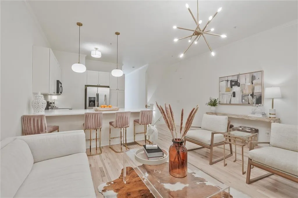 Brookhaven, Georgia 30319, United States, 3 Bedrooms Bedrooms, ,4 BathroomsBathrooms,Residential,Pending,110977