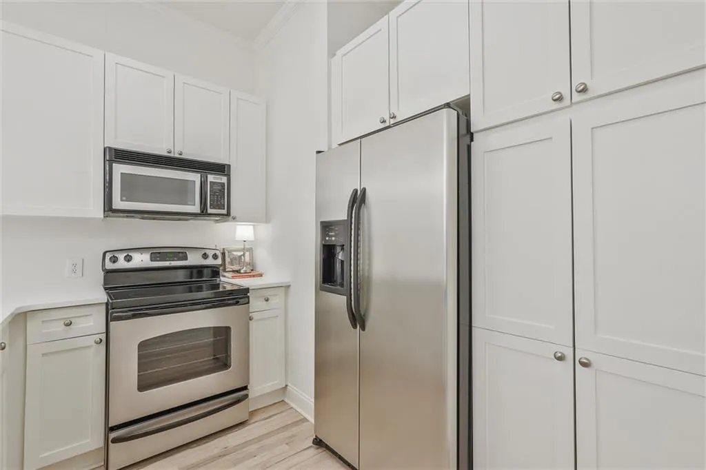 Brookhaven, Georgia 30319, United States, 3 Bedrooms Bedrooms, ,4 BathroomsBathrooms,Residential,Pending,110977