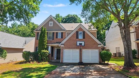 Homes For Sale - 6699 Island Pointe Drive<br/> Buford, GA 30518