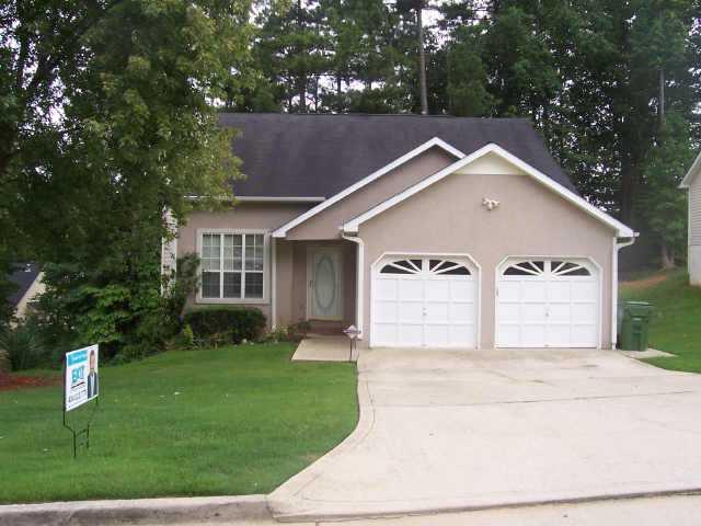 LOVELY 2 STORY HOME W/MASTER ON MAIN. LARGE KITCHEN W/BEAUTIFUL CERAMIC TILE. BONUS ROOM OVERLOOKS LIVING ROOM. TREATED, WELL MAINTAINED LAWN.