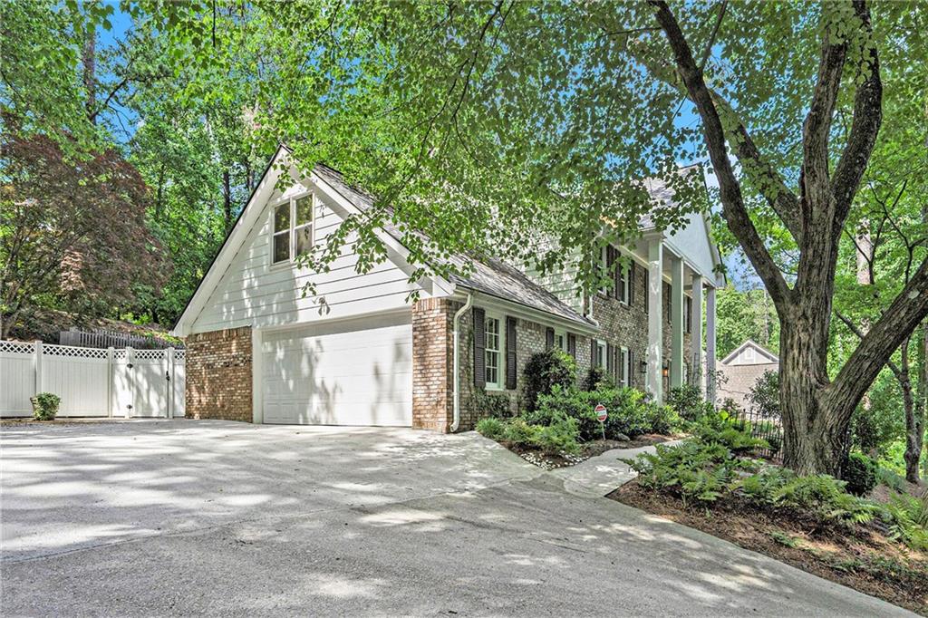 6300 Mountain Brook Lane, Atlanta, Georgia image 3