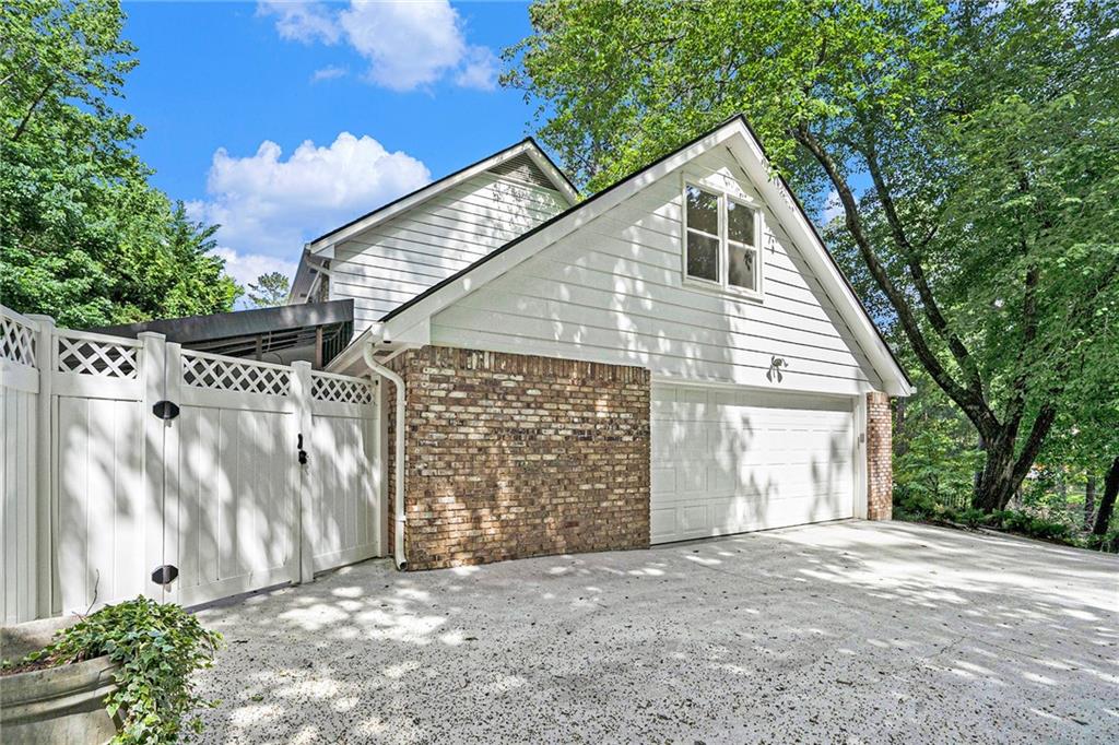 6300 Mountain Brook Lane, Atlanta, Georgia image 2