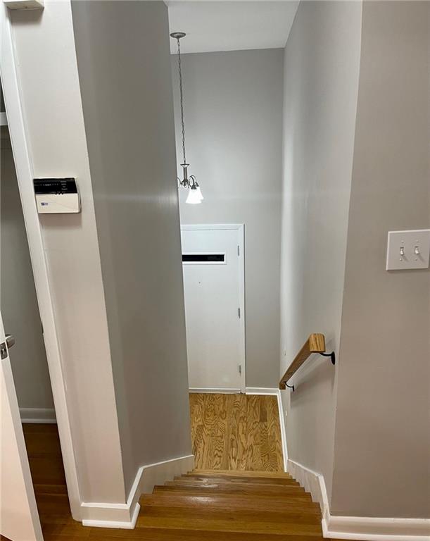 1607 HILLVIEW
