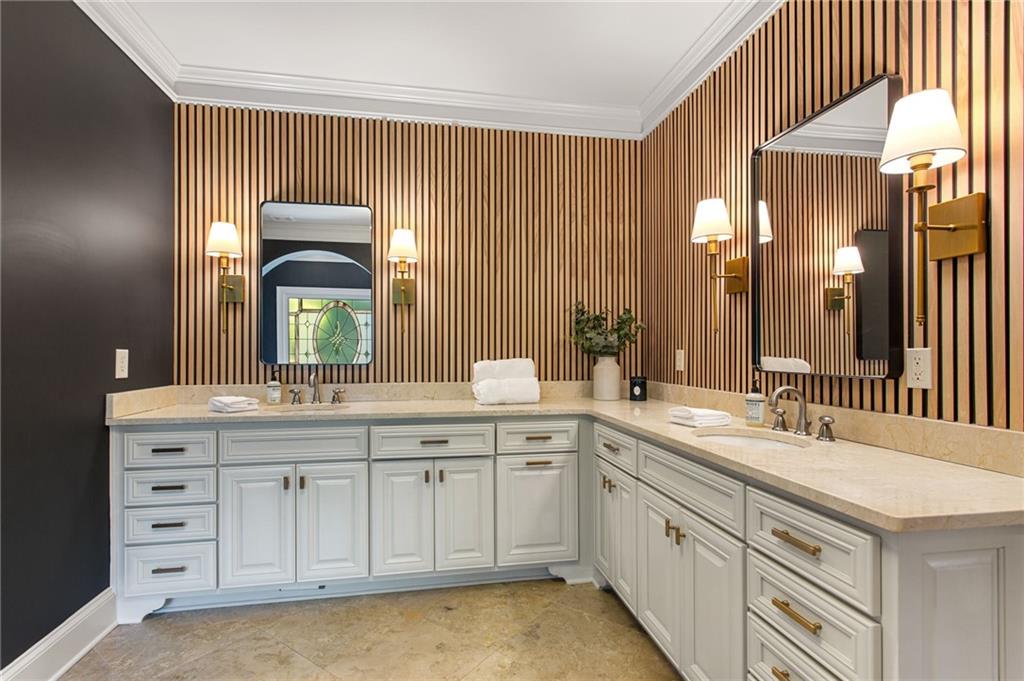 1360 Stonegate Lane SE