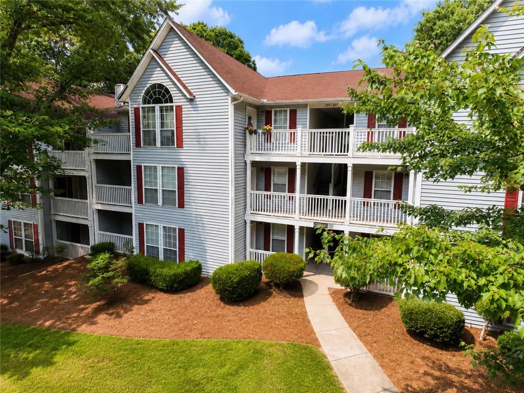 Photo 1 of 27 — 233 Cobblestone Trail, Avondale Estates, GA 30002