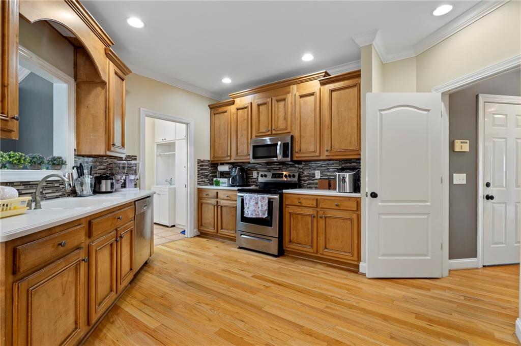 407 Overlook Way