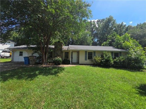 Homes For Sale - 4158 Mountain Glen Trace<br/> Snellville, GA 30039
