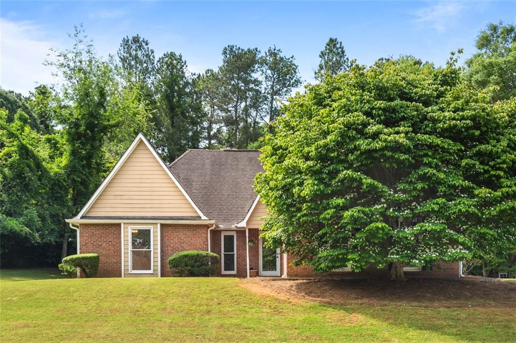 221 The Esplanade Way, Loganville, Georgia image 2