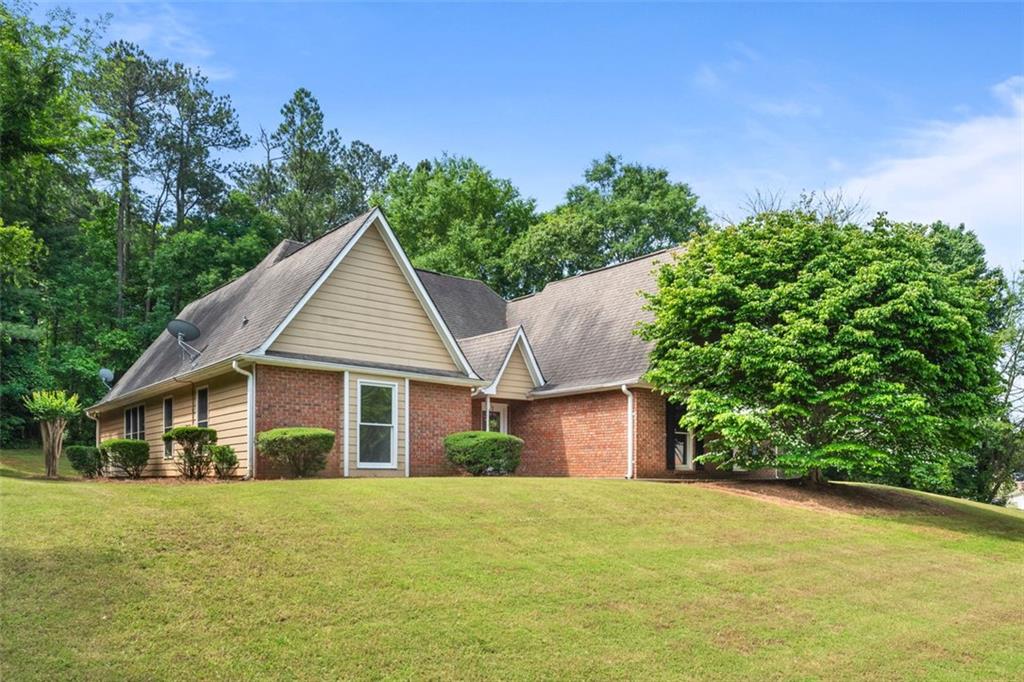 221 The Esplanade Way, Loganville, Georgia image 1