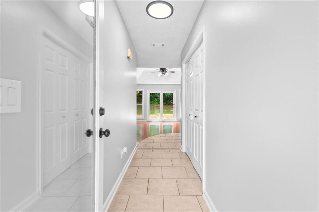221 The Esplanade Way, Loganville, Georgia image 3