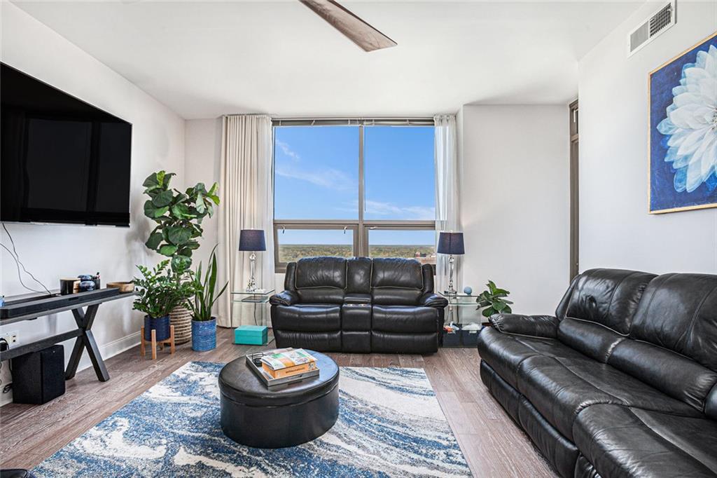 270 17th Street NW 4104