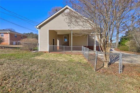 A home in Thomaston