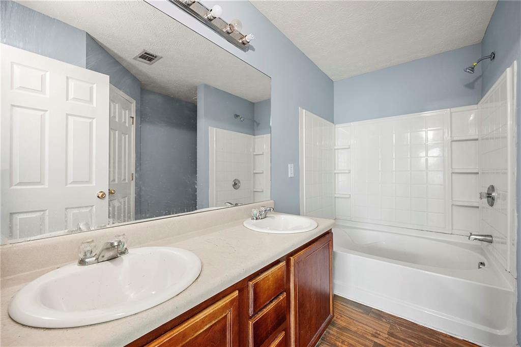 4670 Ernest Drive, Forest Park, Georgia image 9